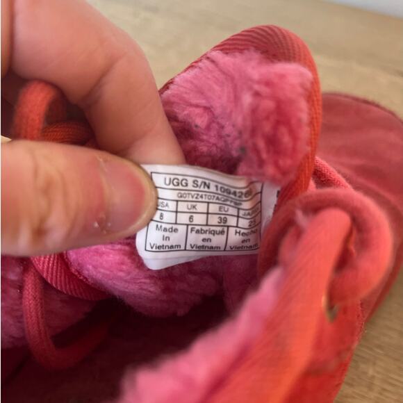 UGG Women's Neumel Chukka Boot Strawberry Sorbet Suede Shearling Size 8 Red - Picture 7 of 8